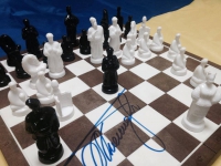 Українська діаспора продає на благочинному аукціоні шахову дошку Каспарова